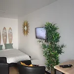 **studio Holidays** Centre 20 M2 דירה *